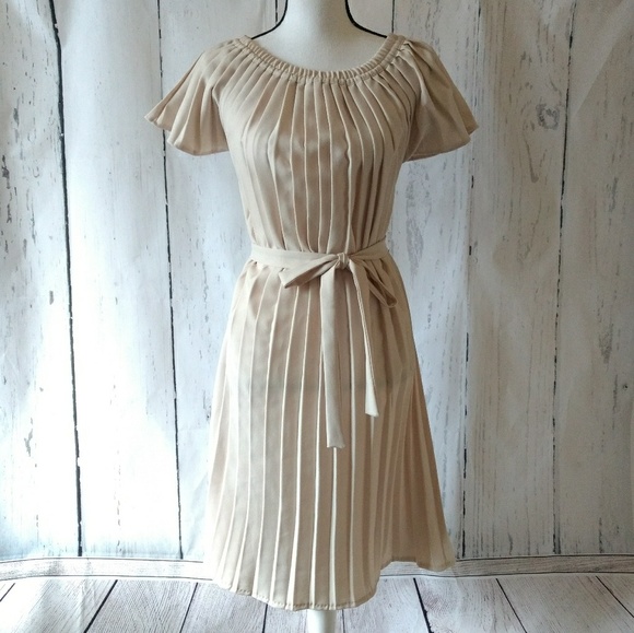 Shabby Apple Dresses & Skirts - Shabby Apple Beige Cream Pleated Midi Dress Small